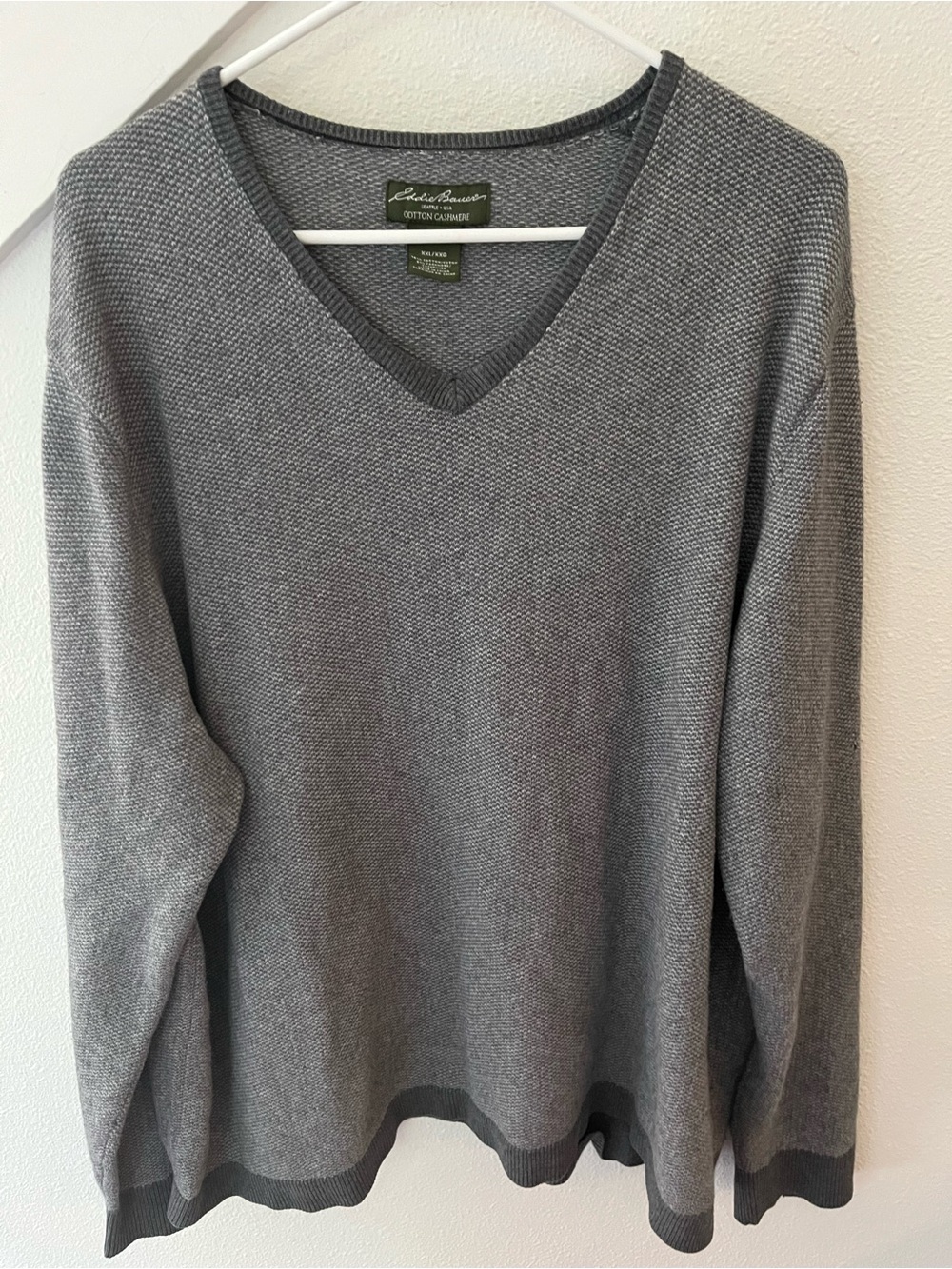 Eddie Bauer Men's Gray V-Neck Cotton Cashmere Sweater